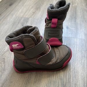 Sorel boots size 10 little girl.waterproof